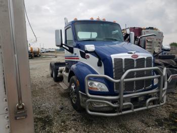  Salvage Peterbilt 579