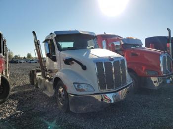  Salvage Peterbilt 579