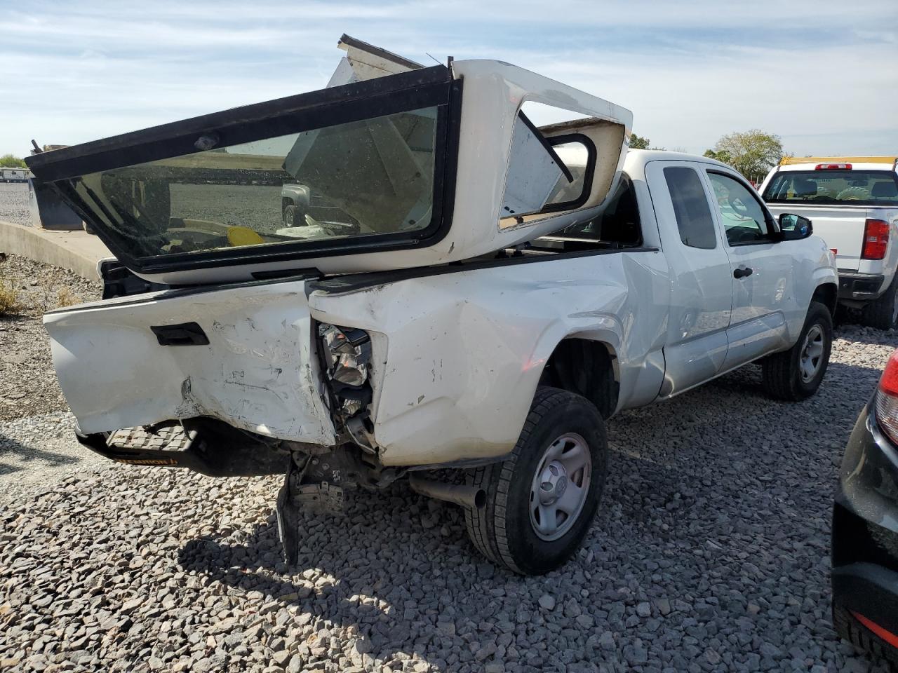 Toyota Tacoma Access Cab Image 4
