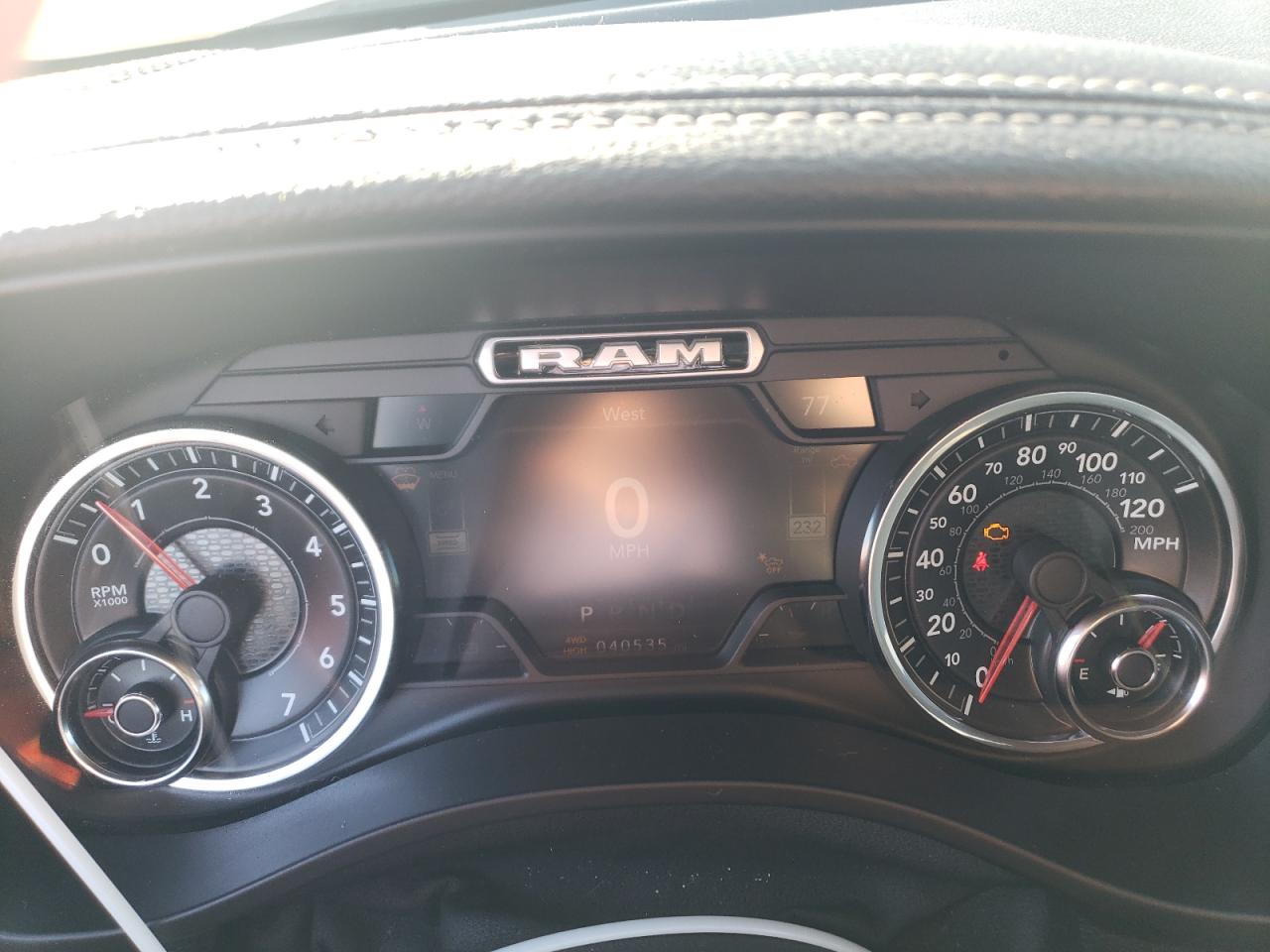 Ram 1500 Laramie Image 7