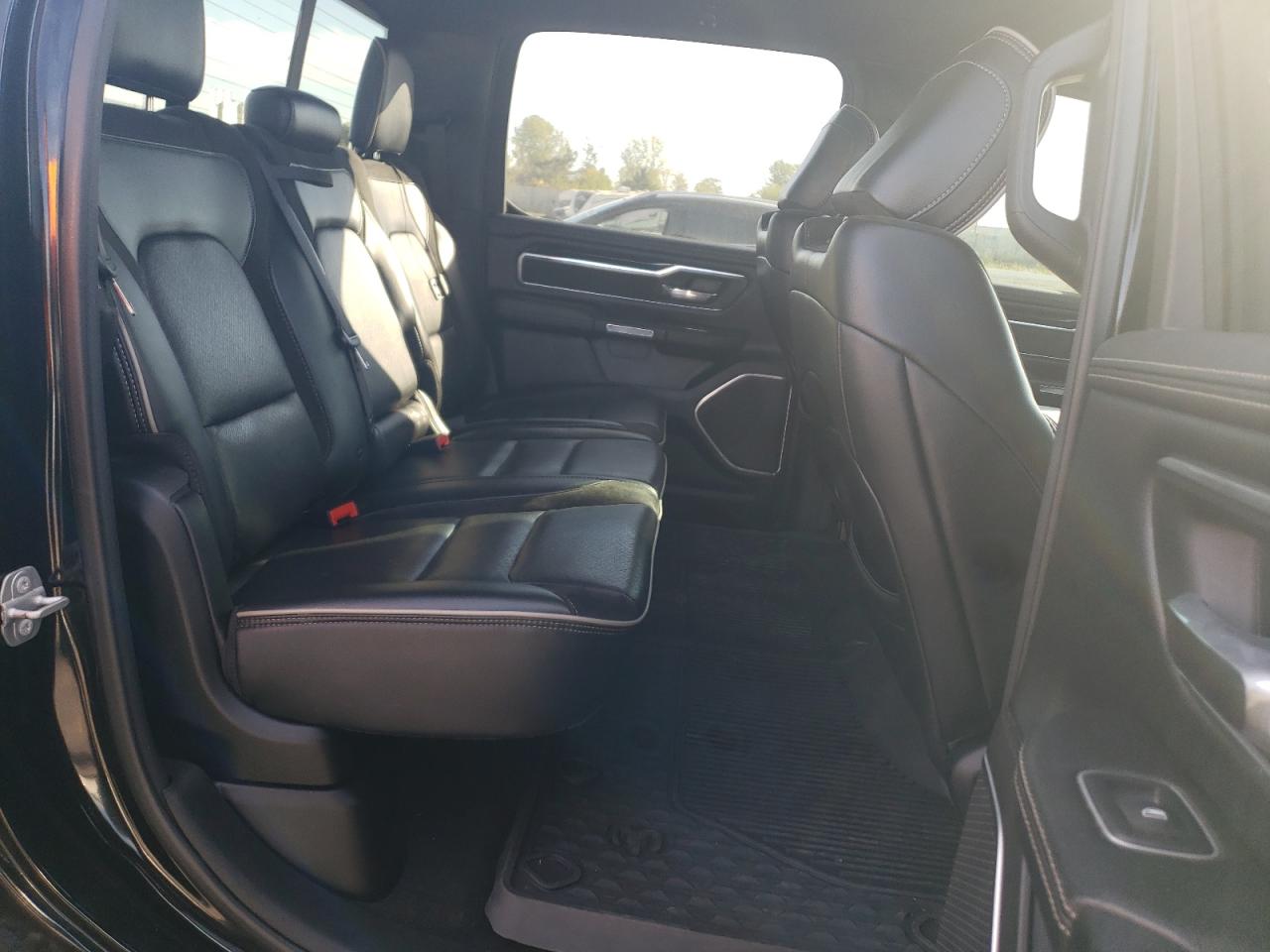 Ram 1500 Laramie Image 9