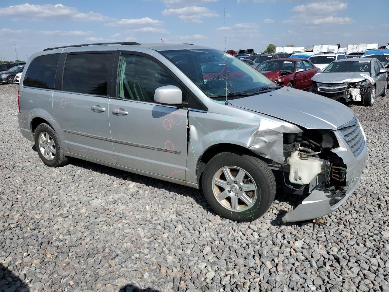 Chrysler Minivan Touring Plus Image 11