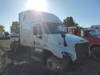  Salvage Freightliner Cascadia