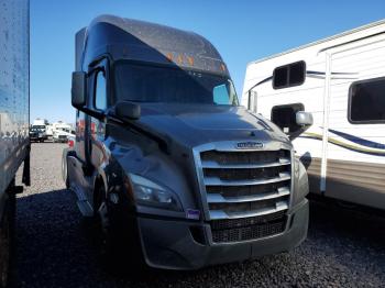  Salvage Freightliner Cascadia 1