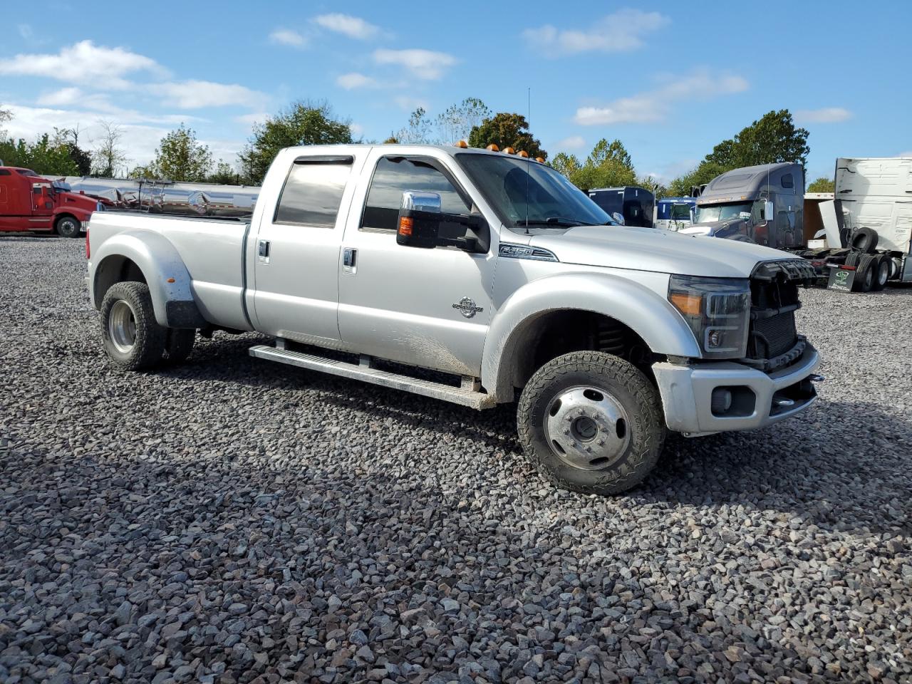 Ford F-450 Super Duty Image 2