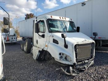  Salvage Freightliner Cascadia 1