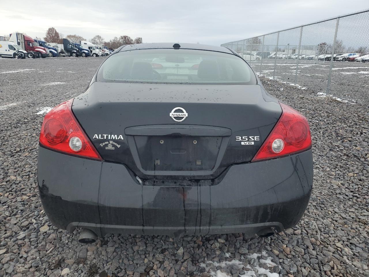 Nissan Altima 3.5se Image 11