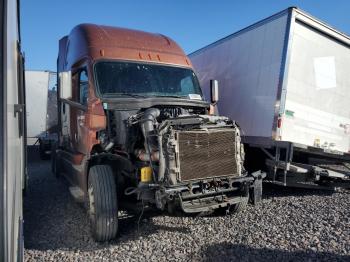  Salvage Freightliner Cascadia 1
