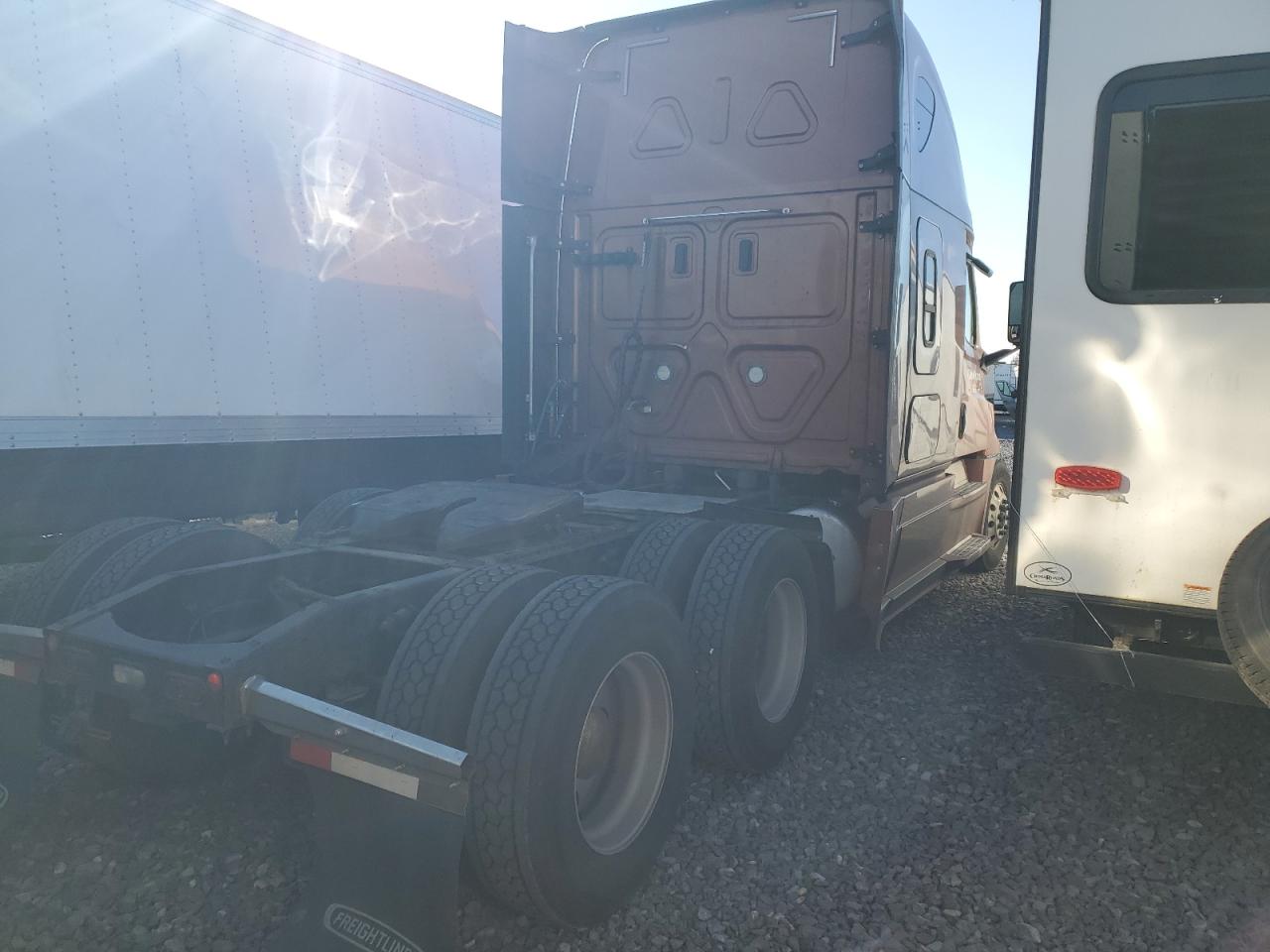 Freightliner Cascadia 1 Image 8