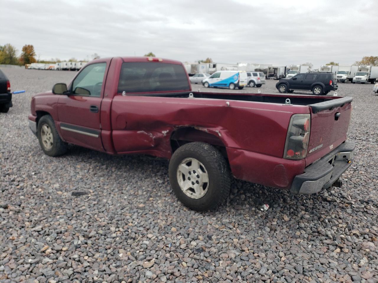Chevrolet Silverado C1500 Image 2