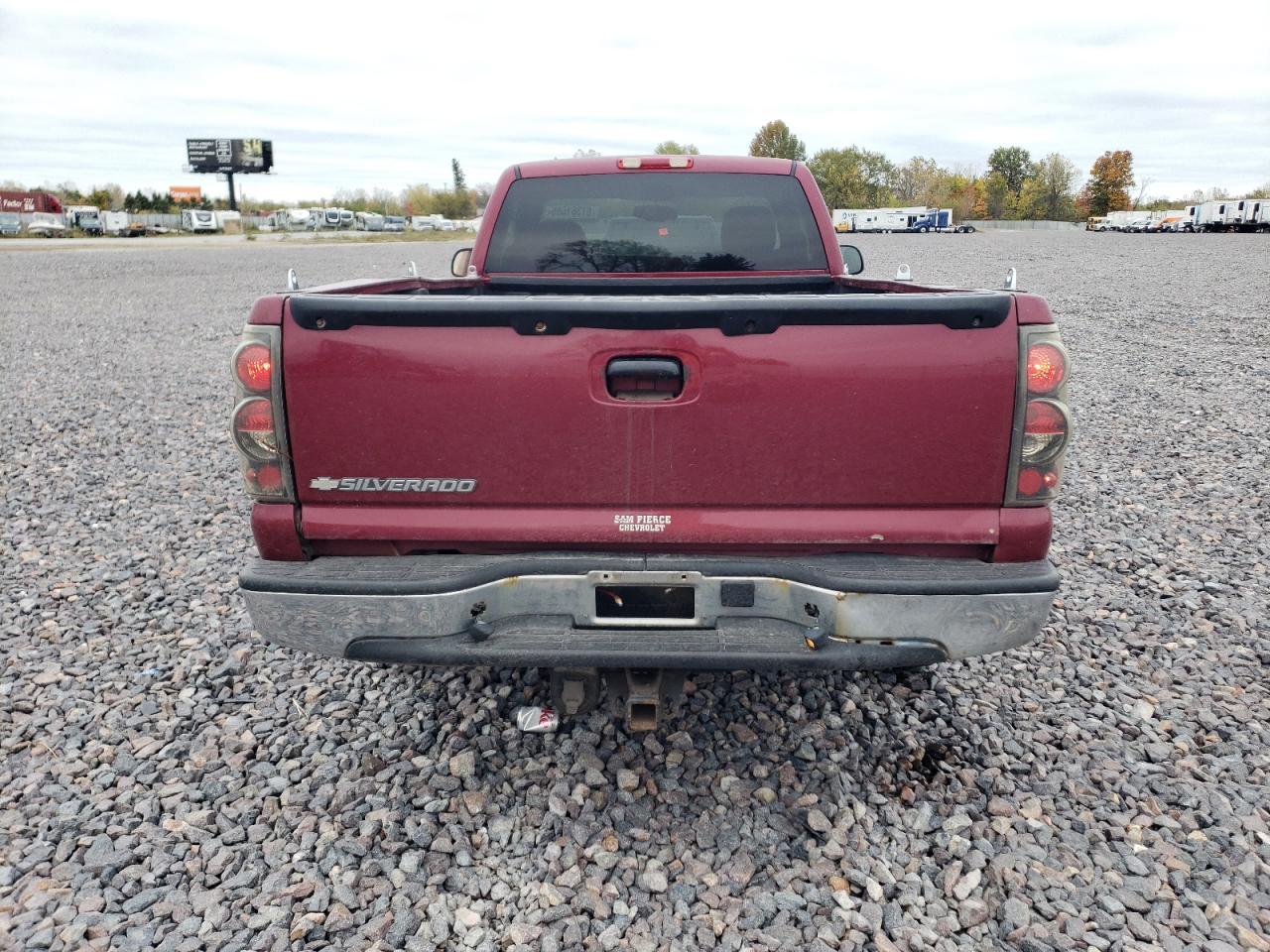 Chevrolet Silverado C1500 Image 12