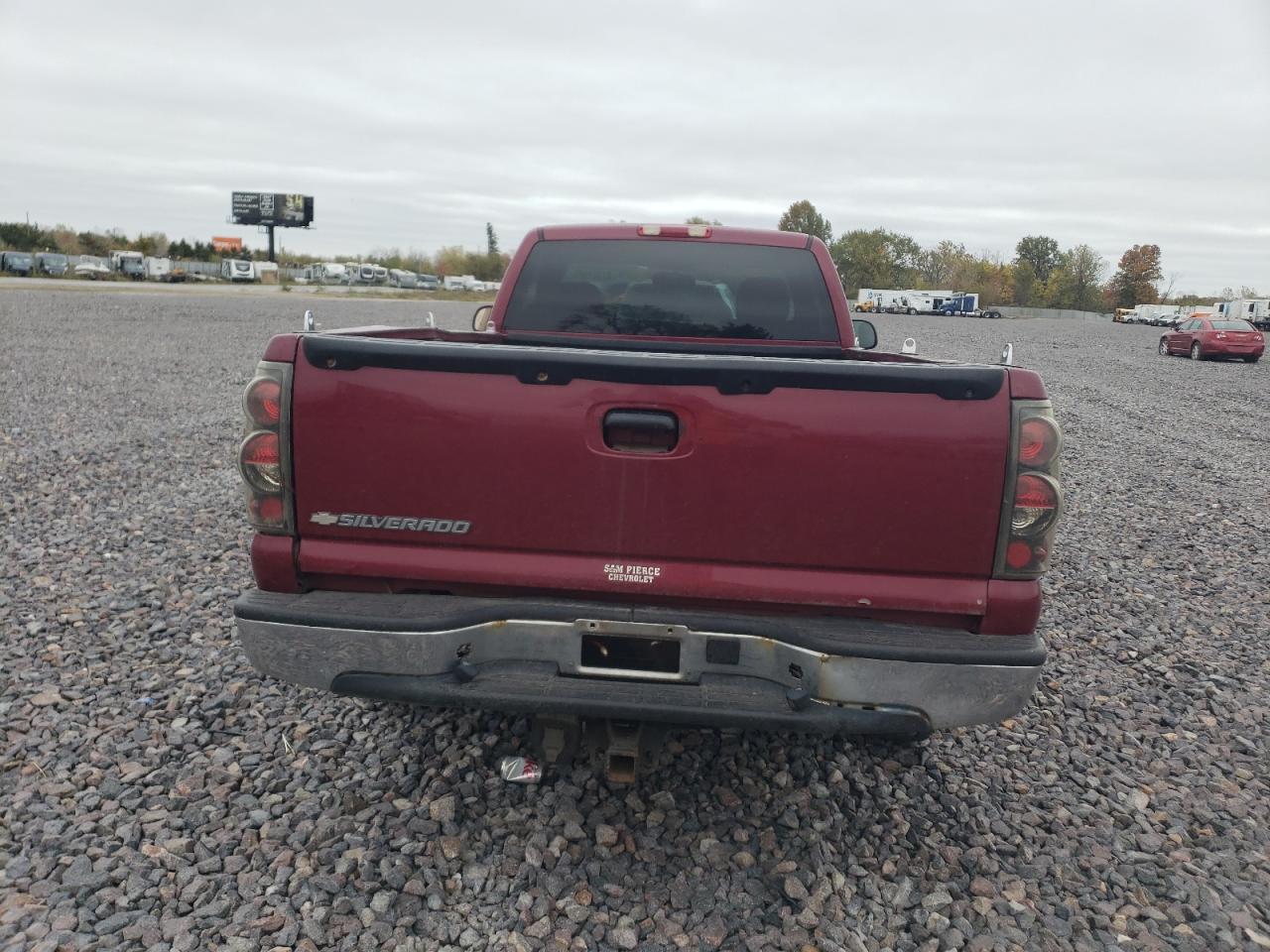 Chevrolet Silverado C1500 Image 11