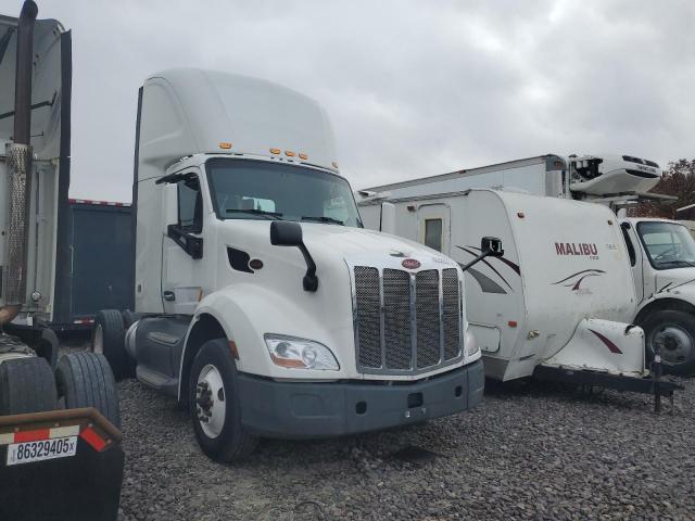  Salvage Peterbilt 579