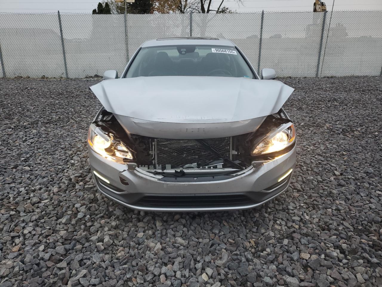 Volvo S60 T5 Image 10