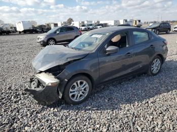  Salvage Toyota Yaris