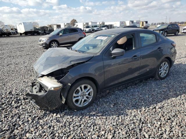  Salvage Toyota Yaris