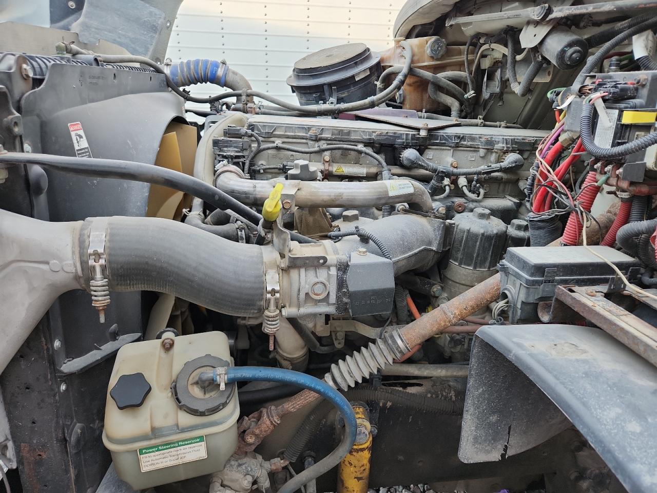 Freightliner 114sd Image 6