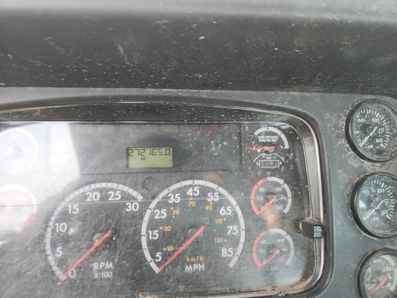 Freightliner 114sd Image 8