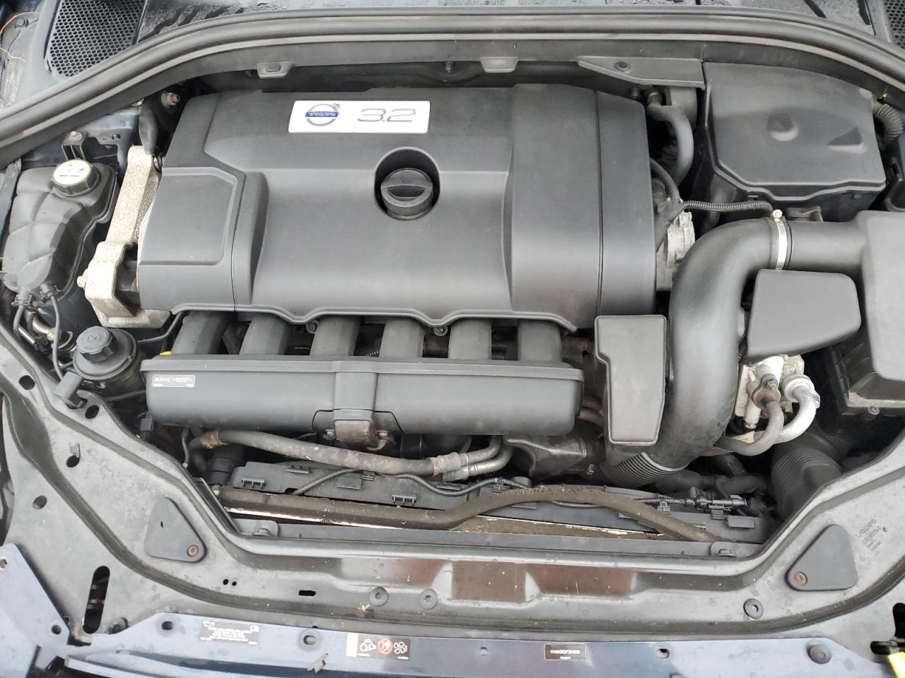 Volvo XC60 3.2 Platinum Image 4