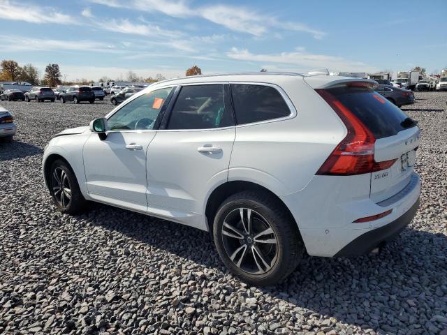 Volvo XC60 T5 Momentum Image 2