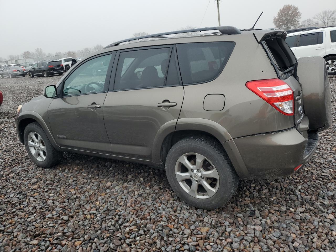 Toyota RAV4 Limited Image 9