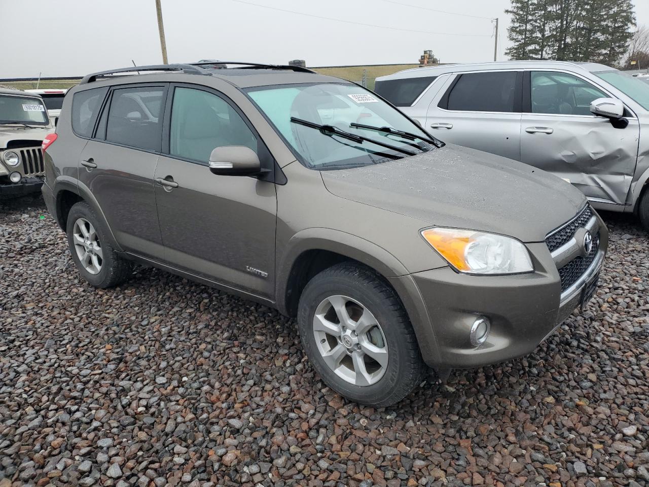 Toyota RAV4 Limited Image 5