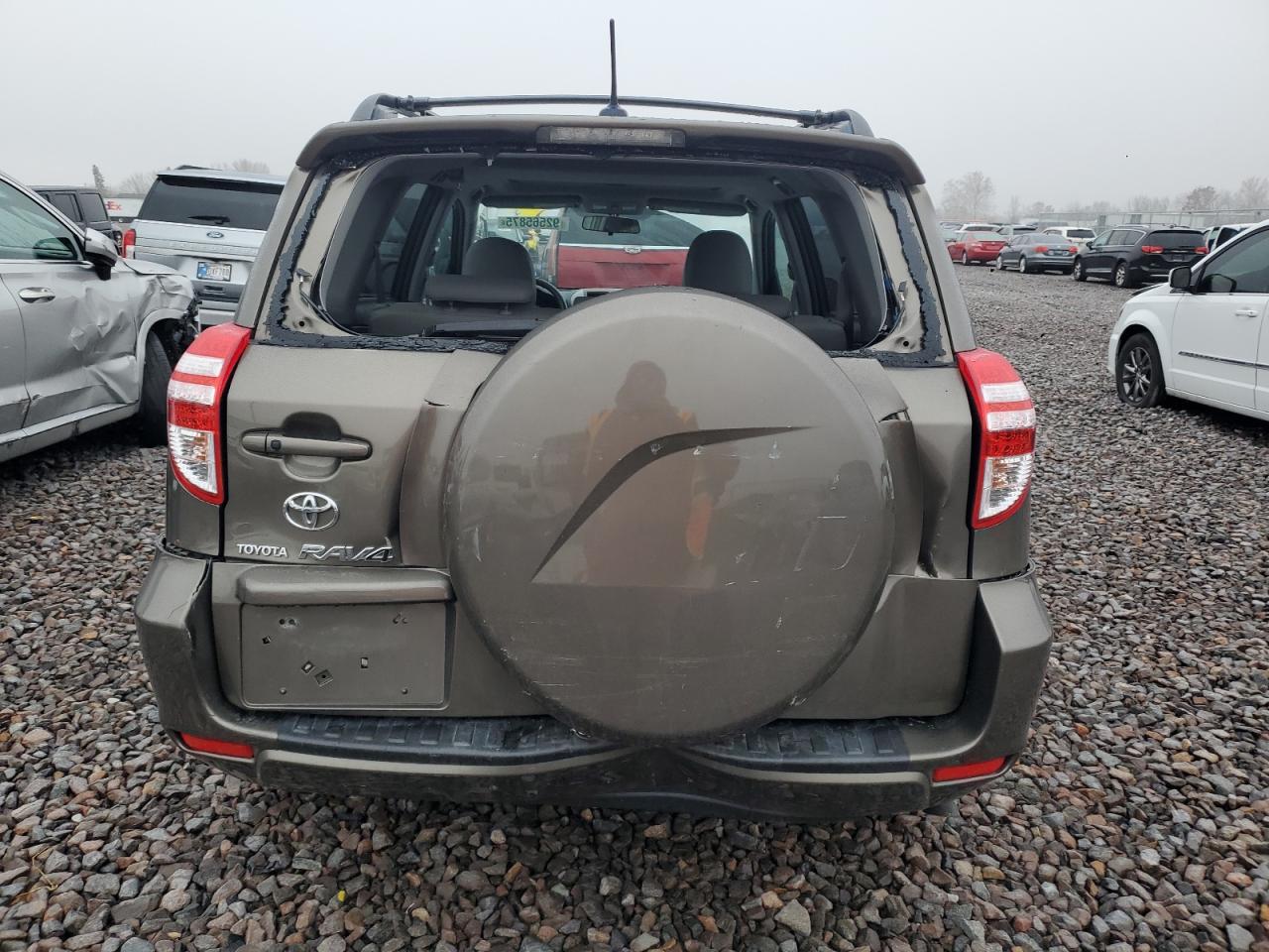 Toyota RAV4 Limited Image 13