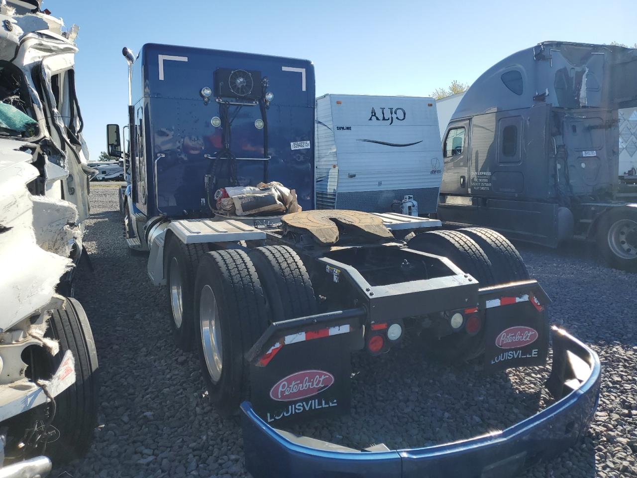 Peterbilt 579 Image 10