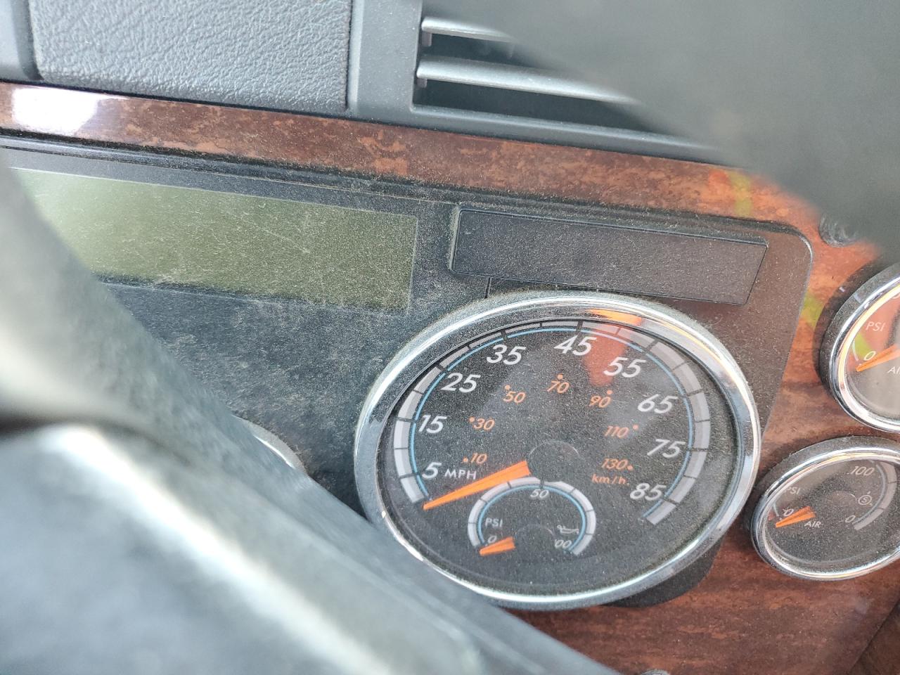 Freightliner Cascadia 1 Image 4