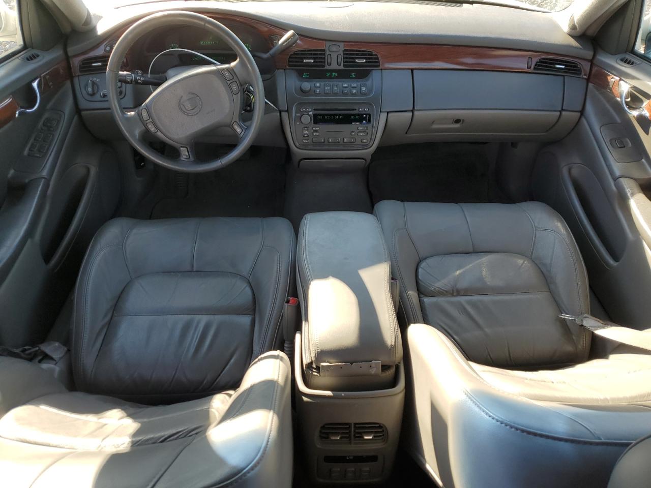 Cadillac DeVille Image 12