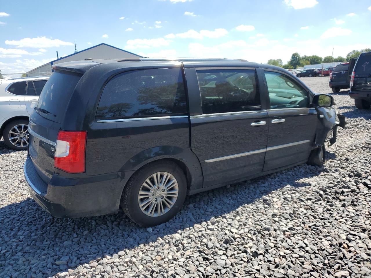 Chrysler Minivan Touring L Image 7