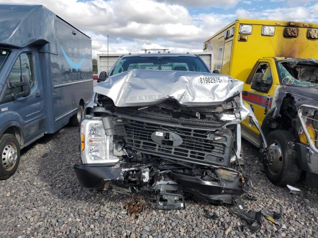 Ford F-350 Super Duty Image 4