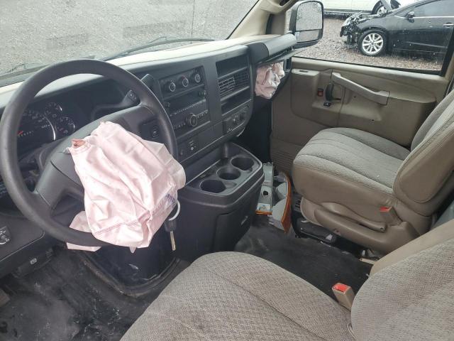 GMC Savana G2500 Image 8