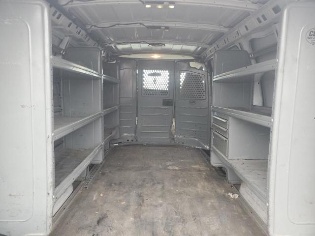 GMC Savana G2500 Image 10