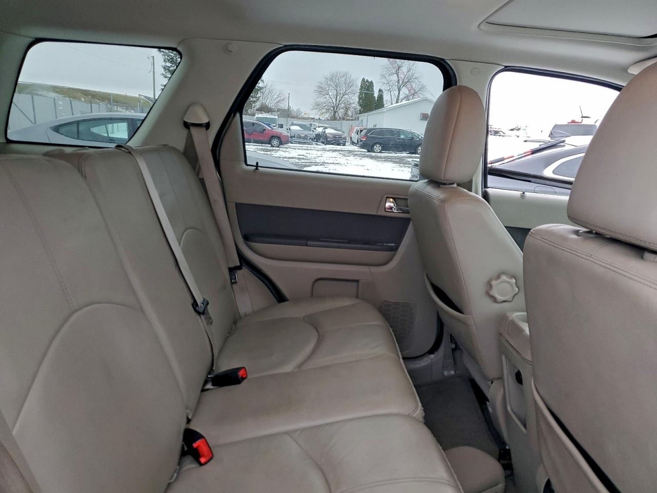 Mercury Mariner Image 9