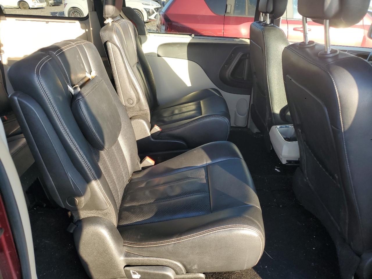 Chrysler Minivan Touring L Image 11