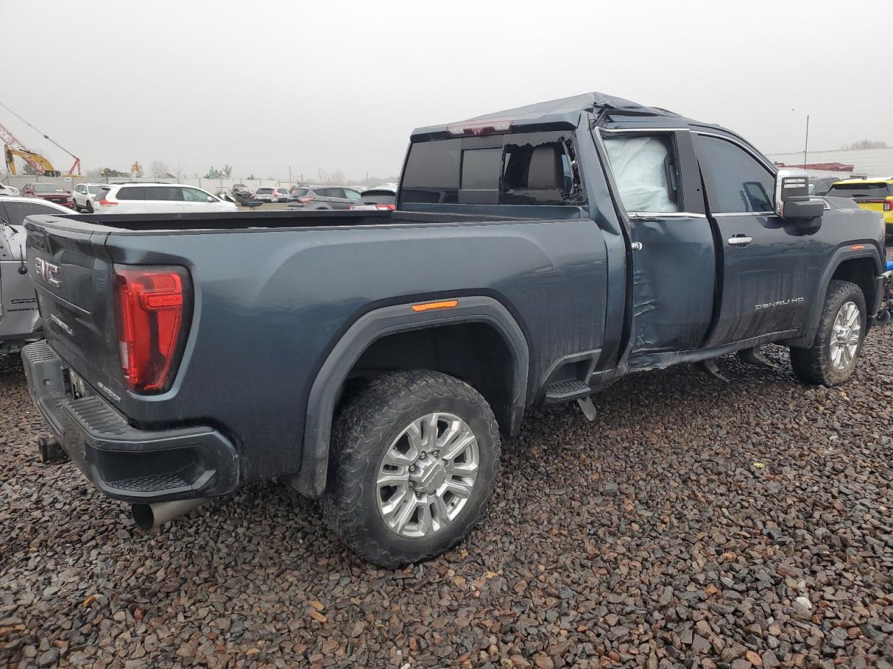 GMC Sierra K2500 Denali Image 5