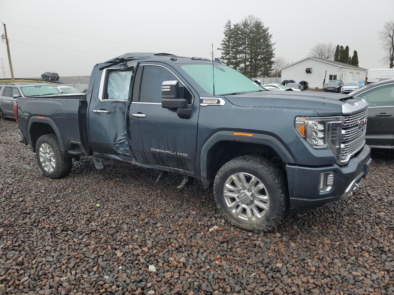 GMC Sierra K2500 Denali Image 2