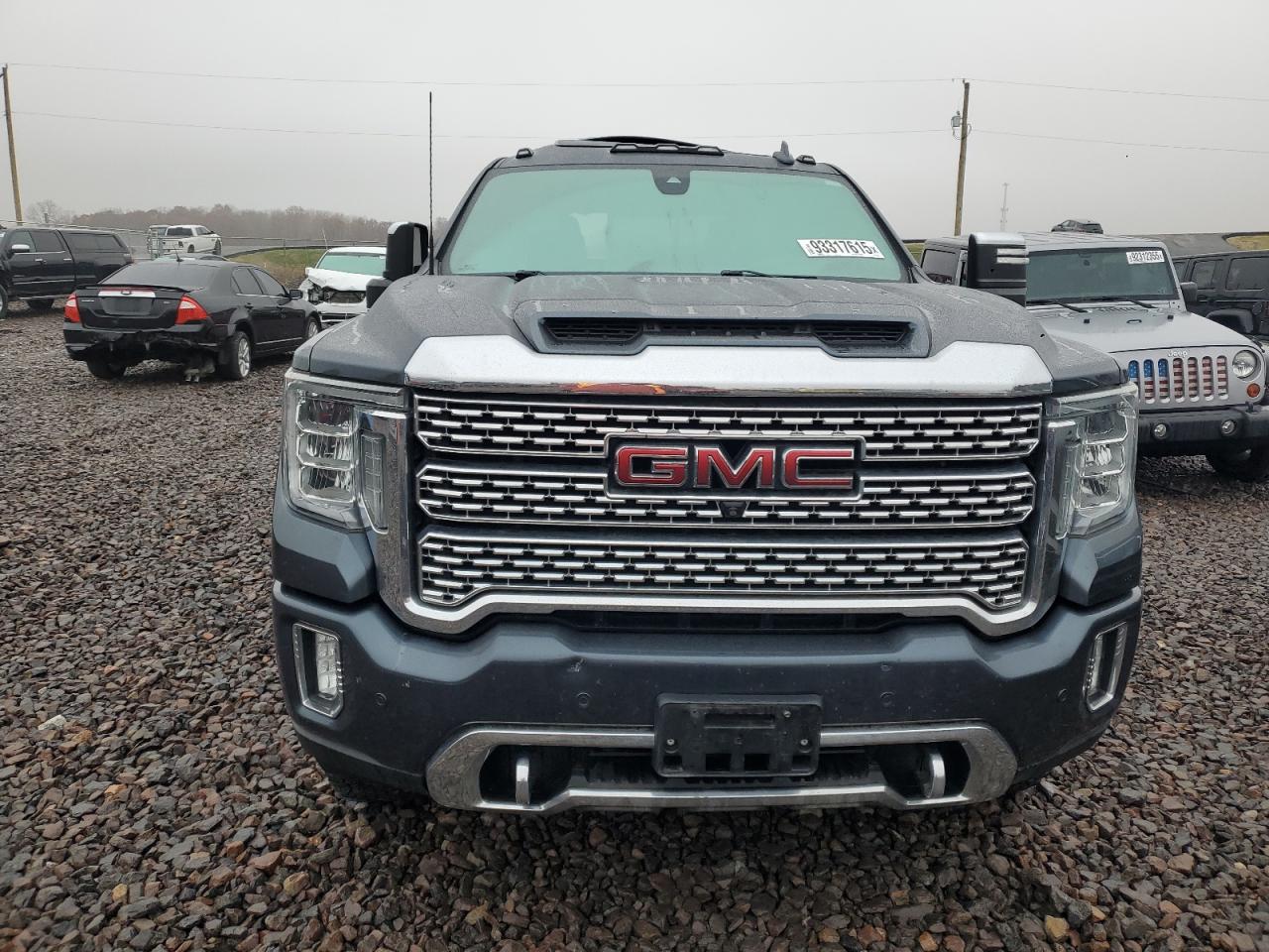 GMC Sierra K2500 Denali Image 9