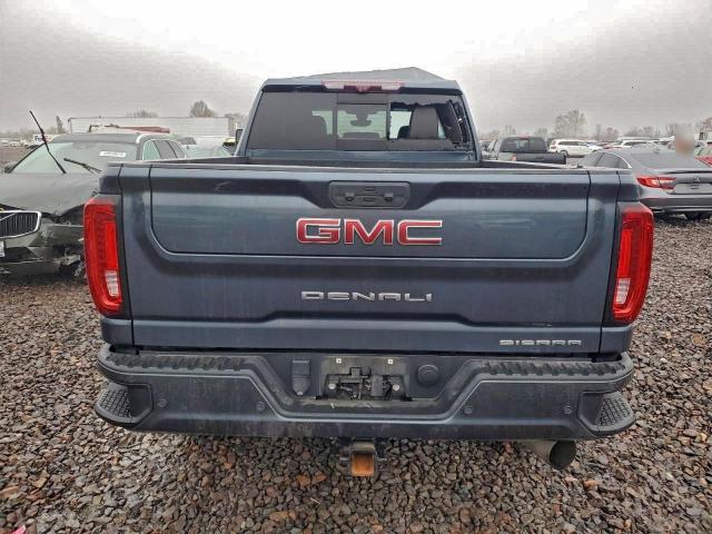 GMC Sierra K2500 Denali Image 4