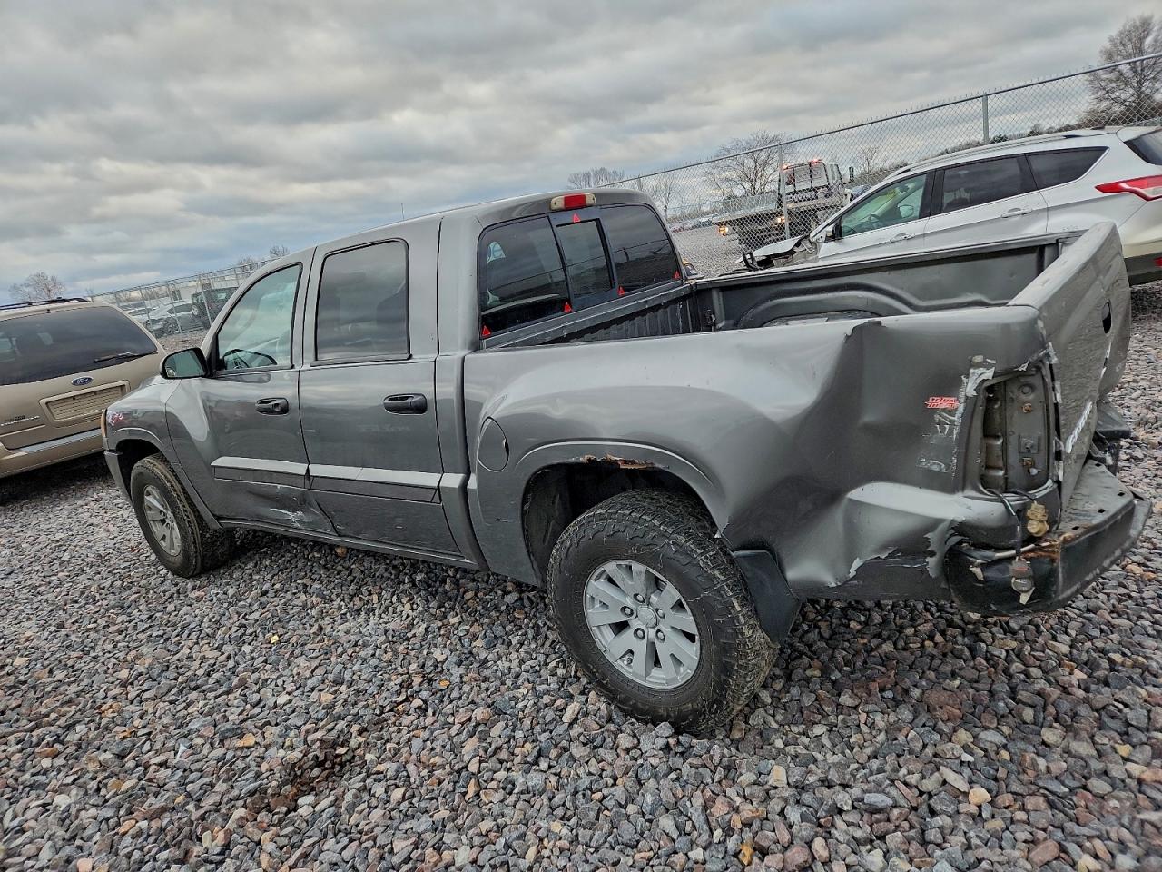 Mitsubishi Raider Ls Image 10