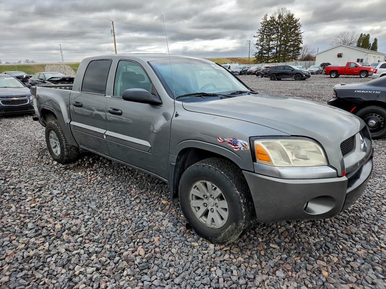Mitsubishi Raider Ls Image 8