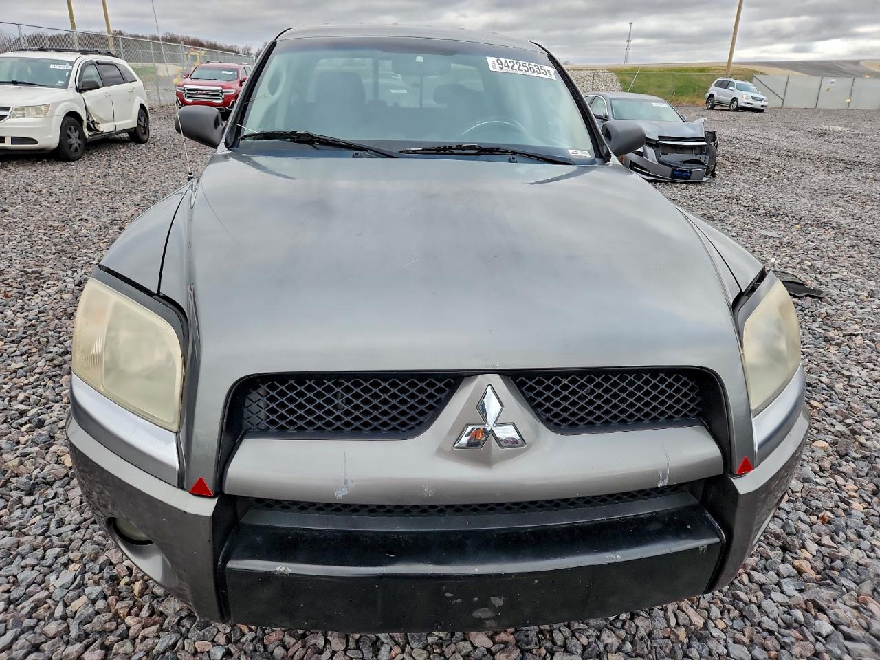 Mitsubishi Raider Ls Image 2