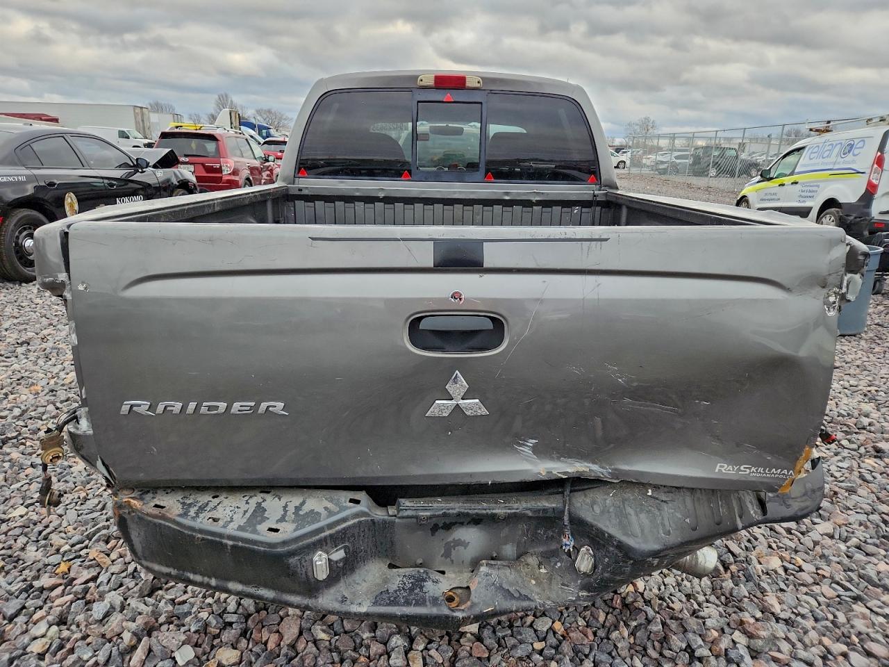 Mitsubishi Raider Ls Image 6