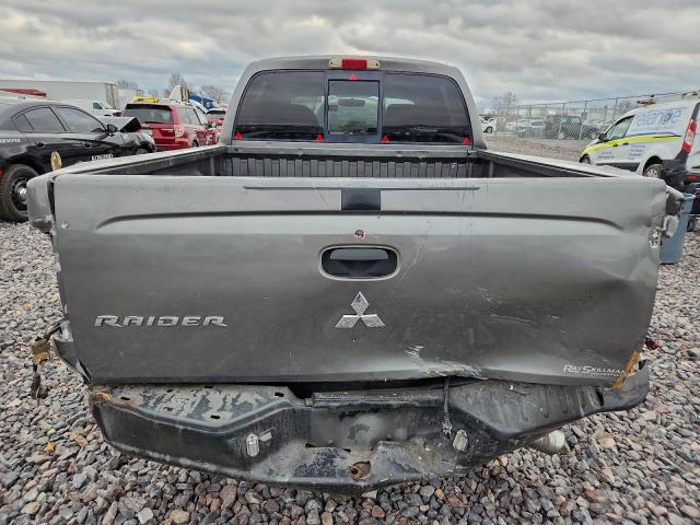 Mitsubishi Raider Ls Image 6