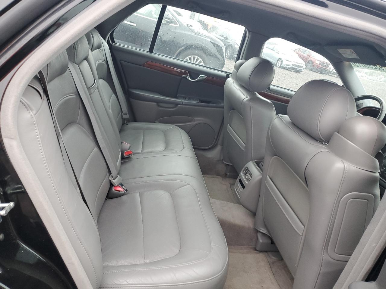 Cadillac DeVille Image 6