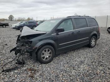  Salvage Chrysler Minivan