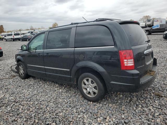 Chrysler Minivan Touring Image 2