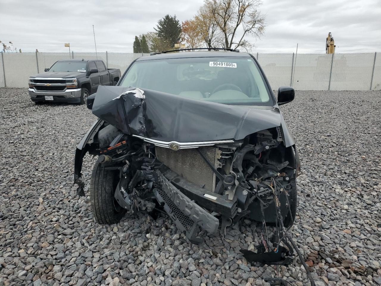 Chrysler Minivan Touring Image 12