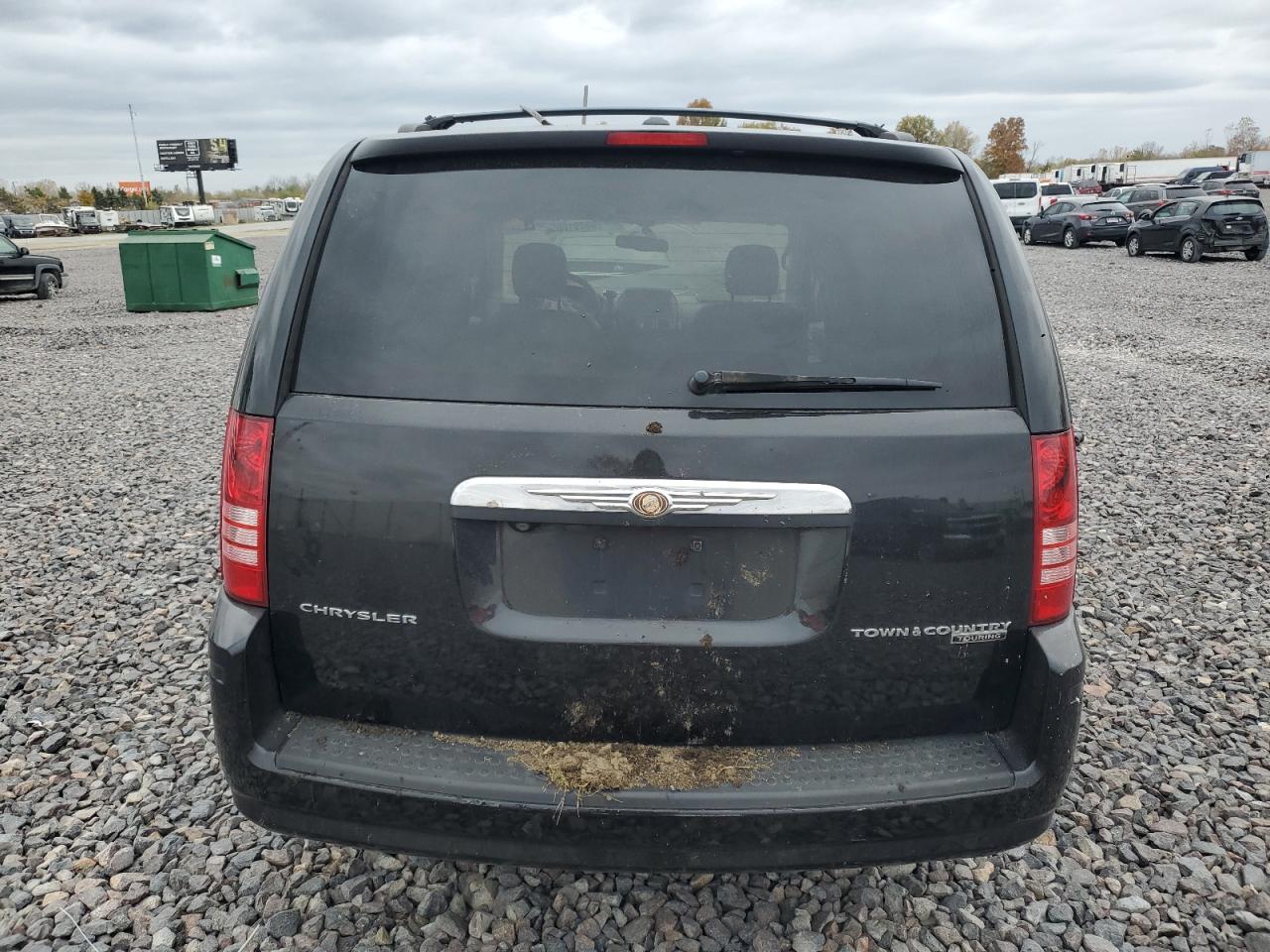 Chrysler Minivan Touring Image 5